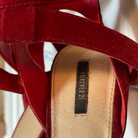 Burgundy “Dorothy” Heel - Picture 3 of 4